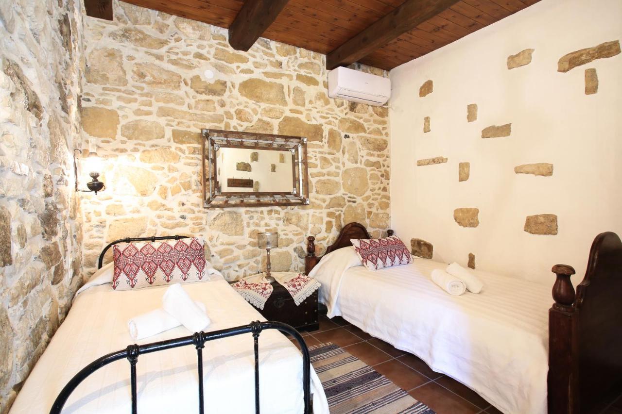 Villa Radamanthis Sívas Esterno foto